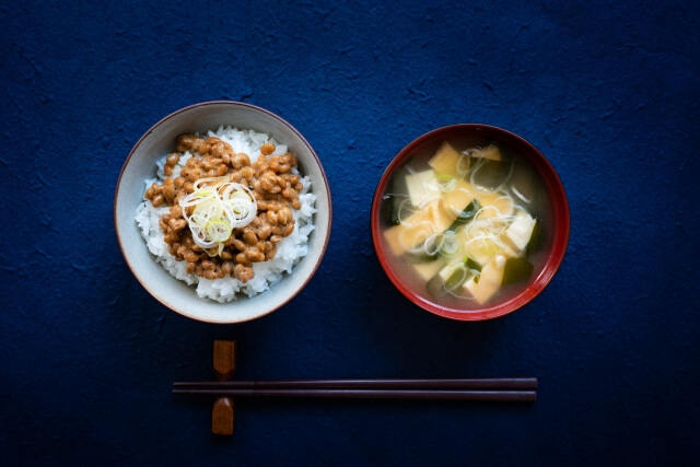 堀江メソッド筋トレ２０２２０３０９／納豆と豆腐の味噌汁