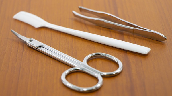 50歳からのメンズ美容２０２１０５１７／ダイソーの眉毛お手入れセット