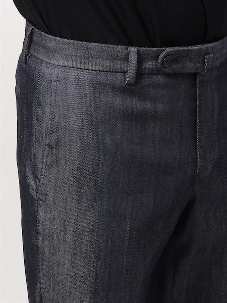 モテる男の１万円服装術２０２１１００６／THE SUIT COMPANYの「ストレッチデニム イージーテーパードパンツ」