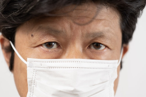 50歳からのメンズ美容２０２１０３０１／マスク男性イメージ